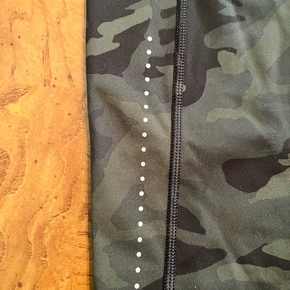 EUC lululemon leggings. (Speeds???) - Picture 4 of 5